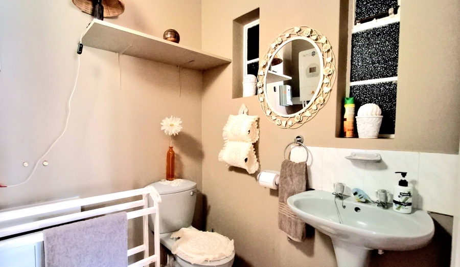 7 Bedroom Property for Sale in Heather Park Western Cape